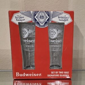 🍺 Budweiser Signature Pint Glasses – Set of 2 (16oz) – NEW in BoxDescription: